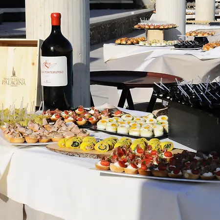 Palagina La Cascina Фермерский дом *